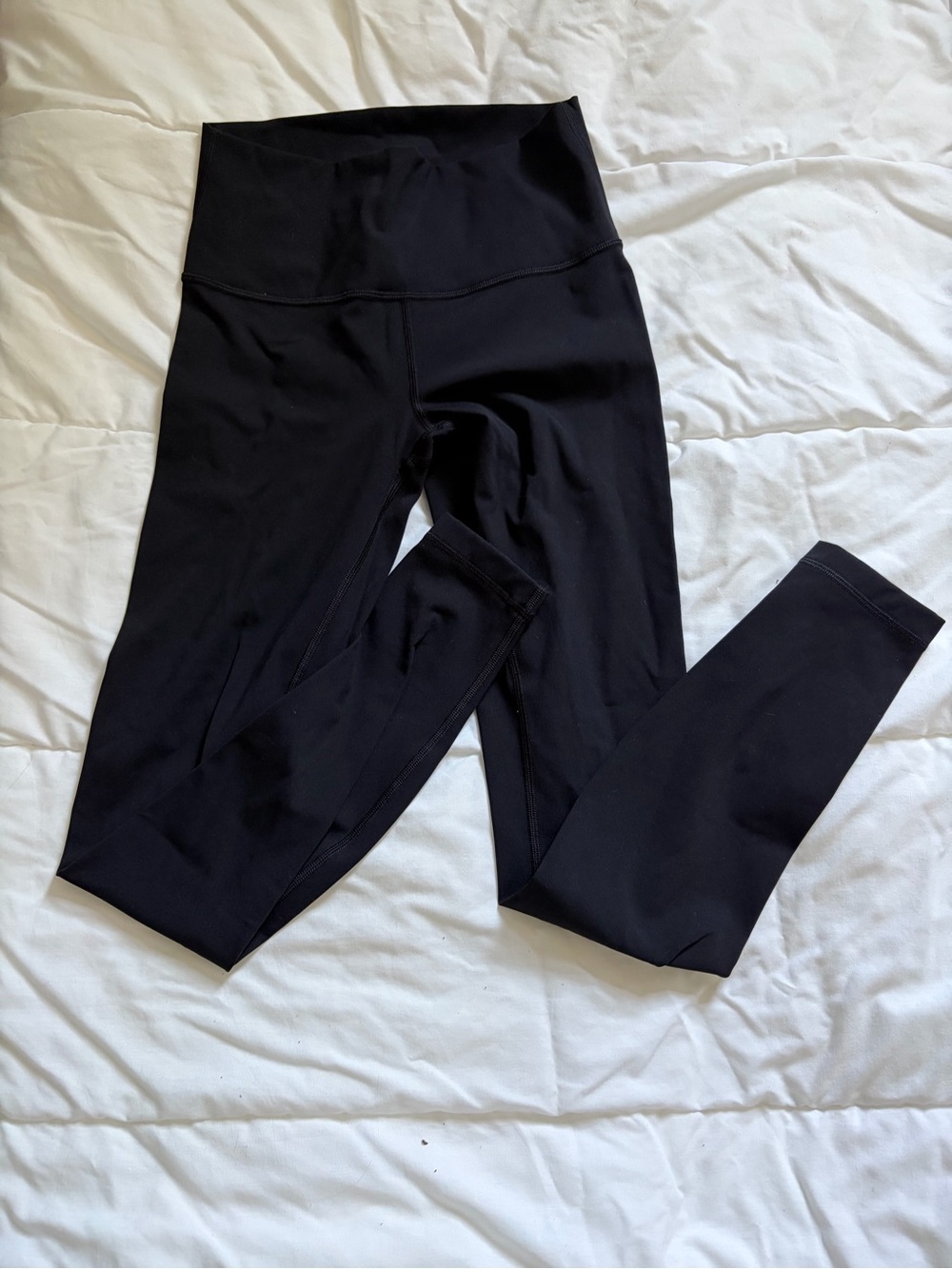 Black Lululemon Luxtreme - 25’ - size 6